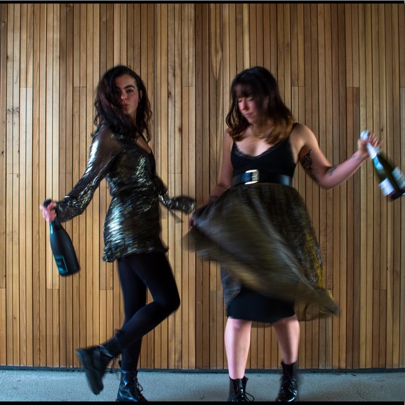 Meet your Posher, Megan - Picture 3 of 3